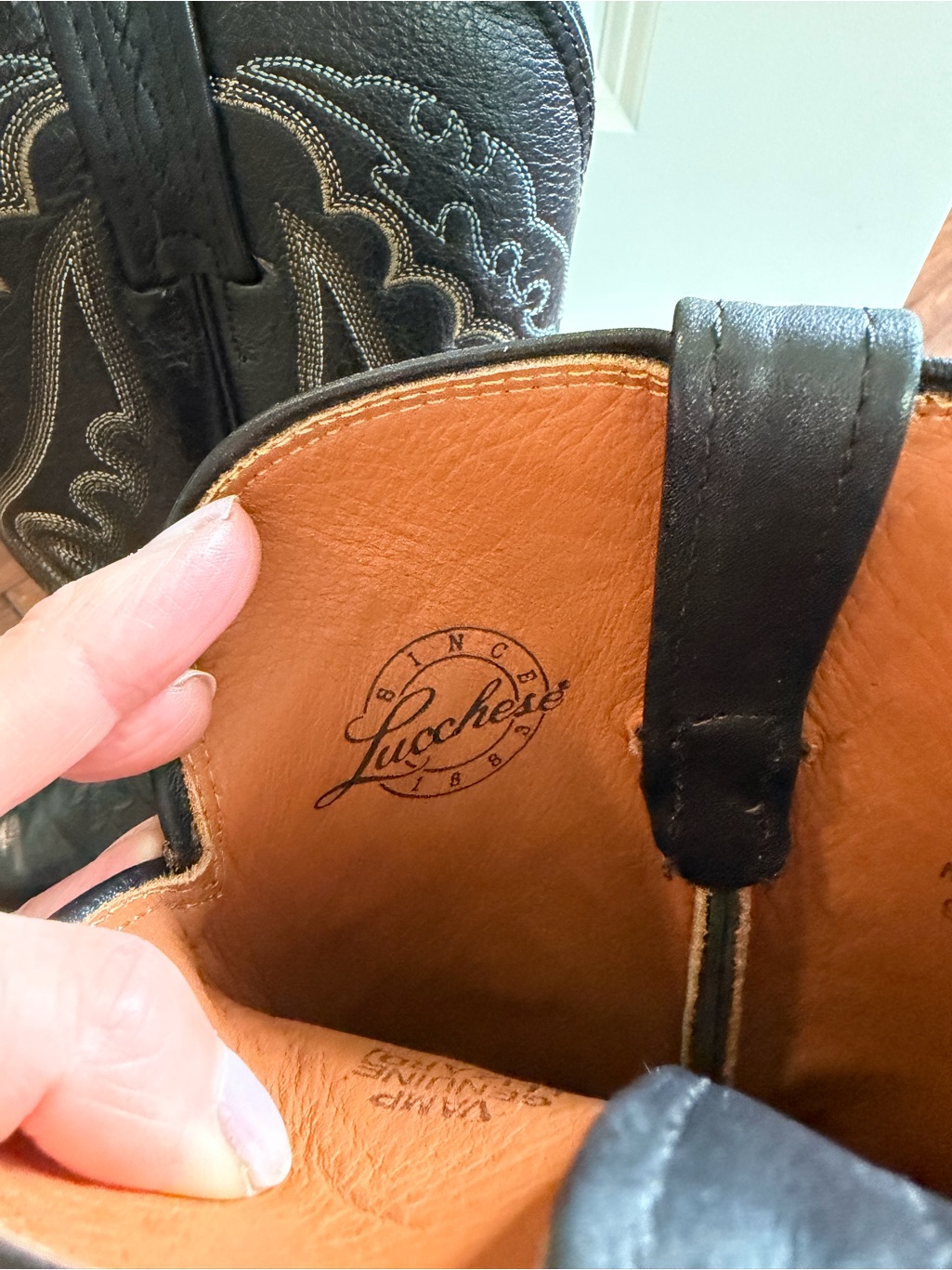 Womens Lucchese Black Western Embossed Leather Cowboy Boots 8 1/2 D — image 3 of 7